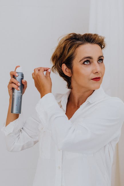 hair spray — ヘアスプレー