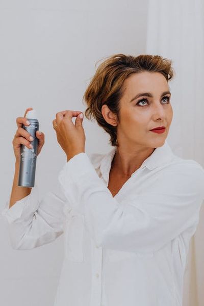hair spray — ヘアスプレー