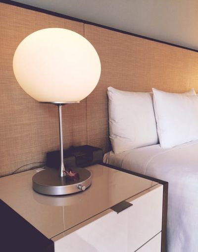 accommodation; lodging — 宿泊