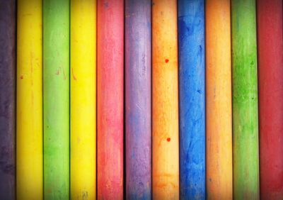 colour; hue; tint; tinge; shade — 色