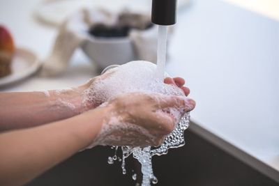 to wash; to cleanse; to rinse — 洗う