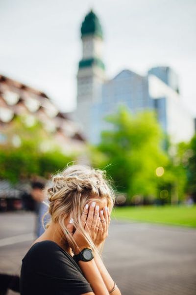 embarrassing; embarrassed; ashamed; humiliated; shy — 恥ずかしい