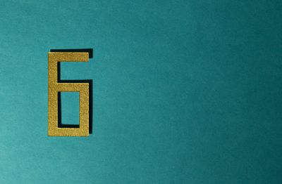six — 六つ