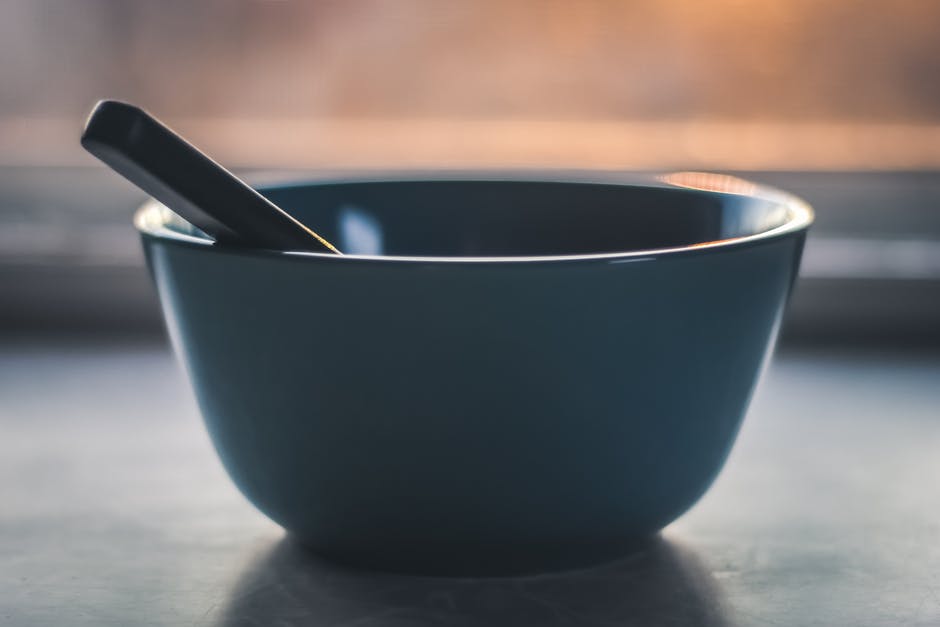rice bowl; tea cup; teacup — 茶碗